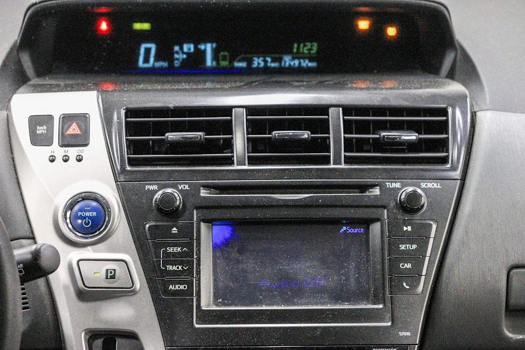 Thumbnail: 2012 Toyota Prius v - 14