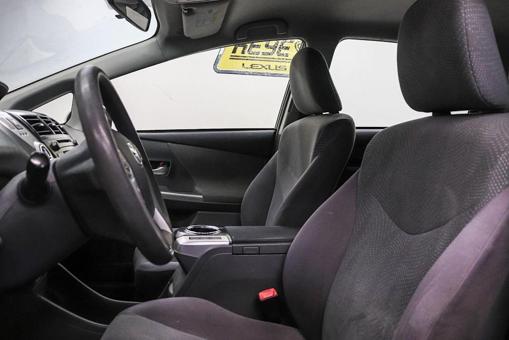 Thumbnail: 2012 Toyota Prius v - 11