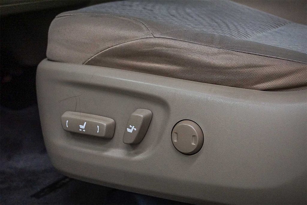 Thumbnail: 2011 Toyota 4Runner - 25