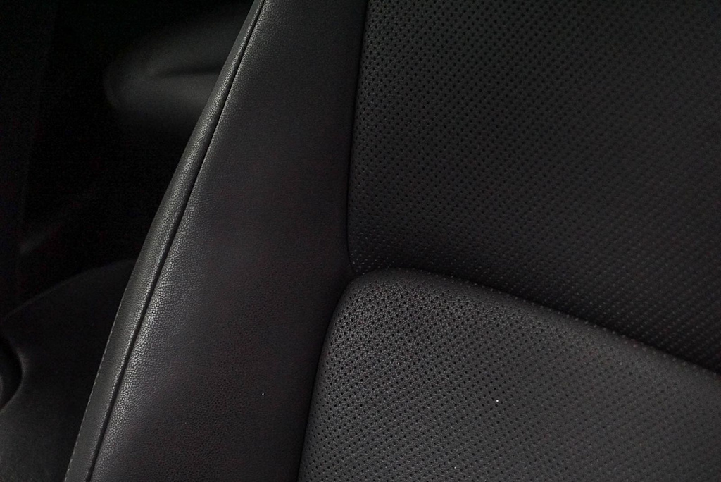 Thumbnail: 2020 Lexus IS - 31