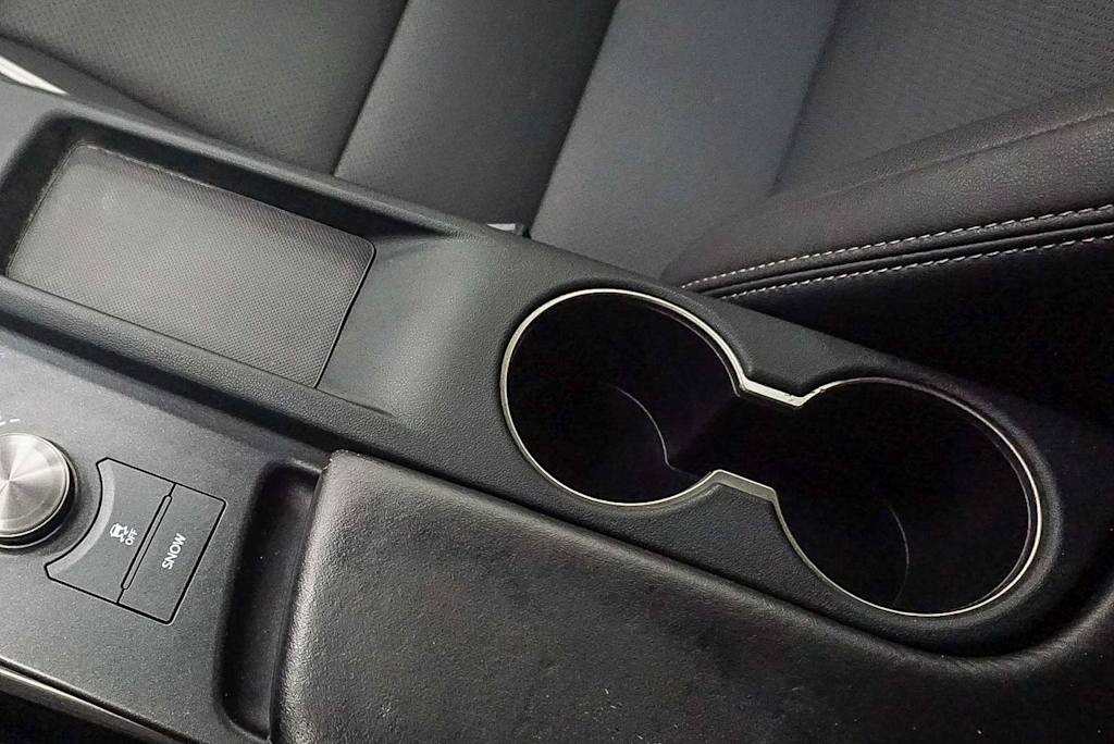 Thumbnail: 2020 Lexus IS - 29