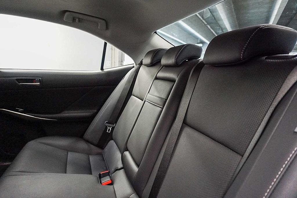 Thumbnail: 2020 Lexus IS - 11