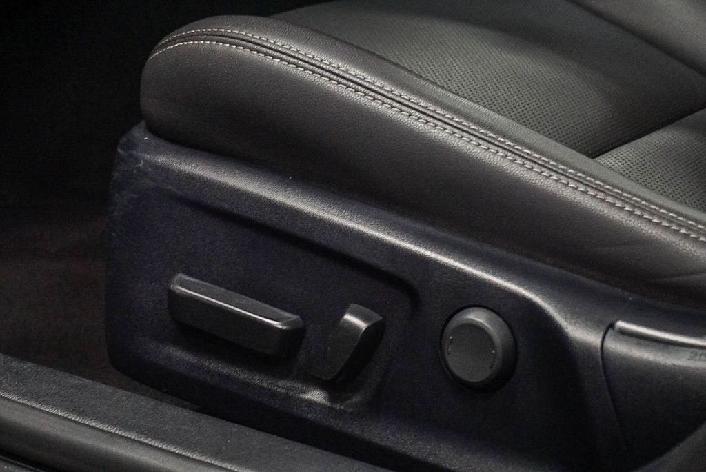 Thumbnail: 2020 Lexus IS - 26