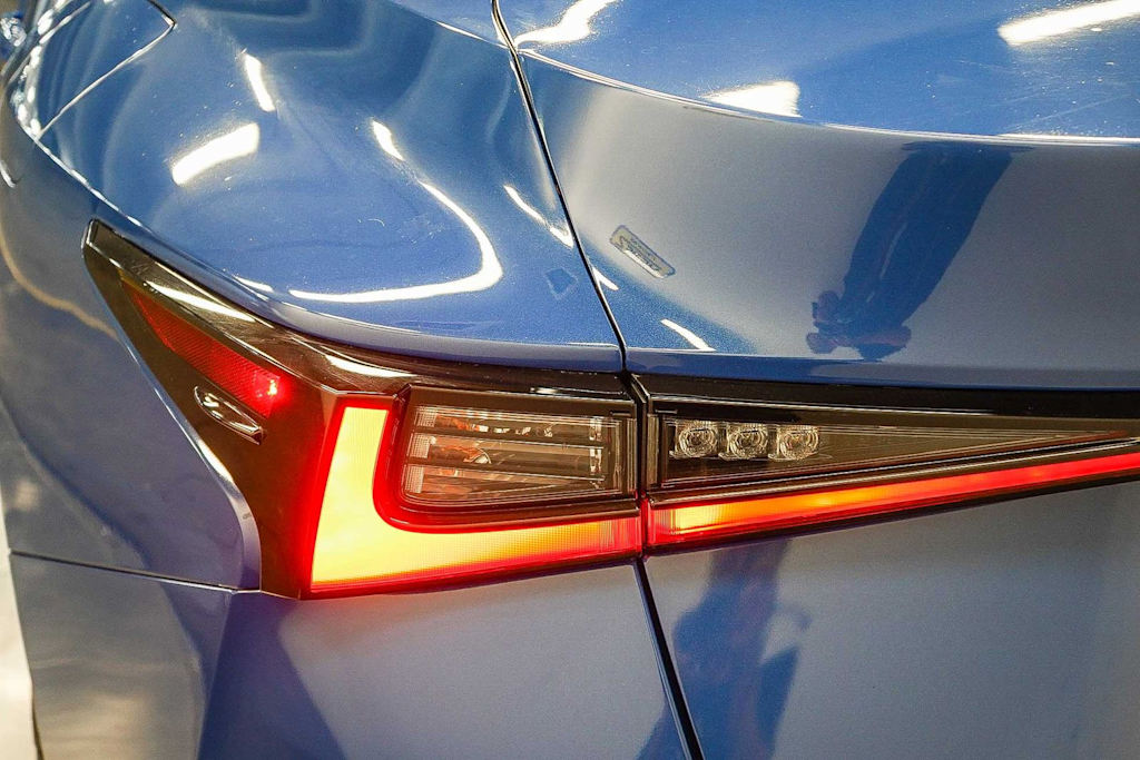 Thumbnail: 2021 Lexus IS - 19