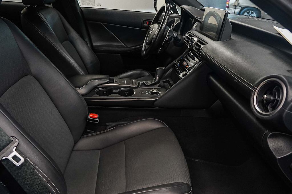 Thumbnail: 2021 Lexus IS - 9