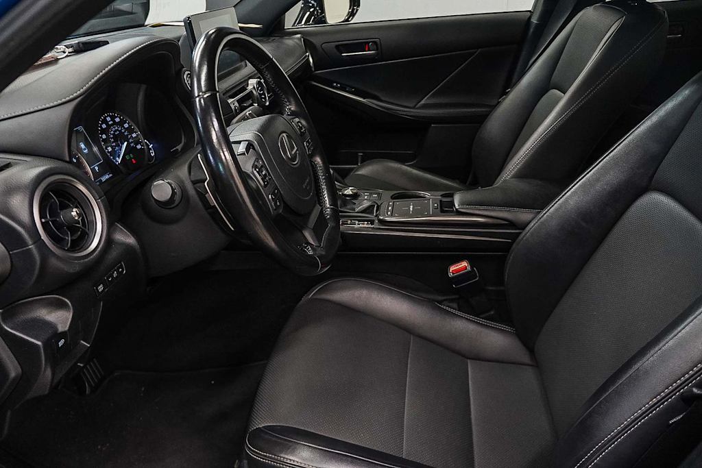 Thumbnail: 2021 Lexus IS - 10