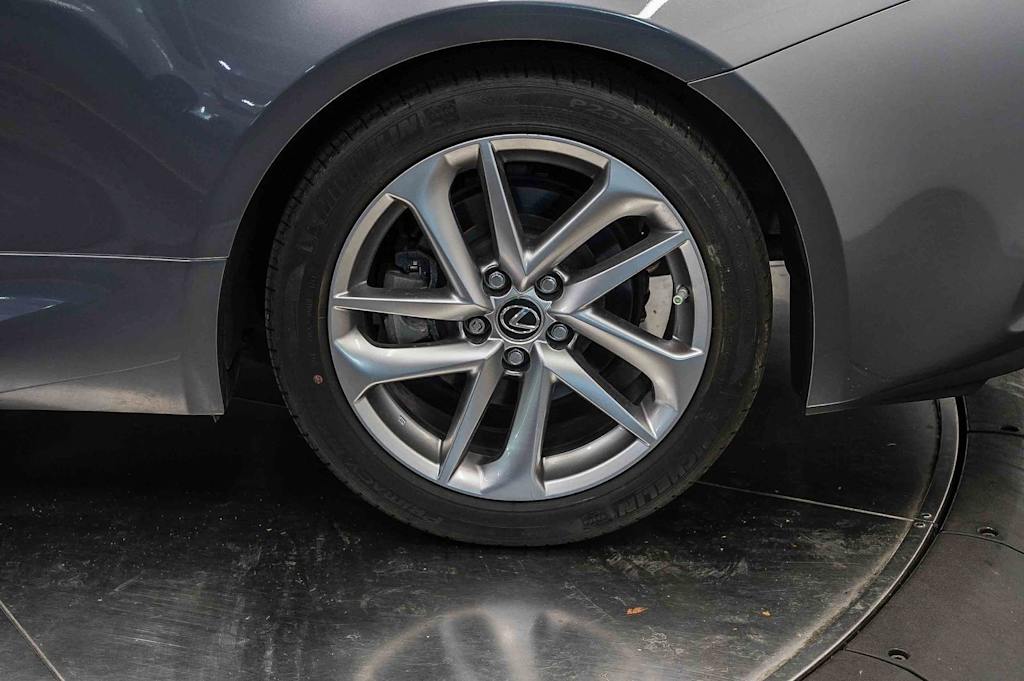 Thumbnail: 2020 Lexus RC - 22