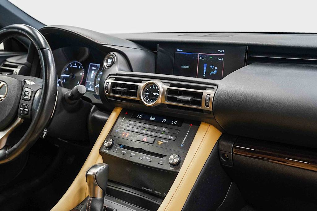 Thumbnail: 2020 Lexus RC - 8