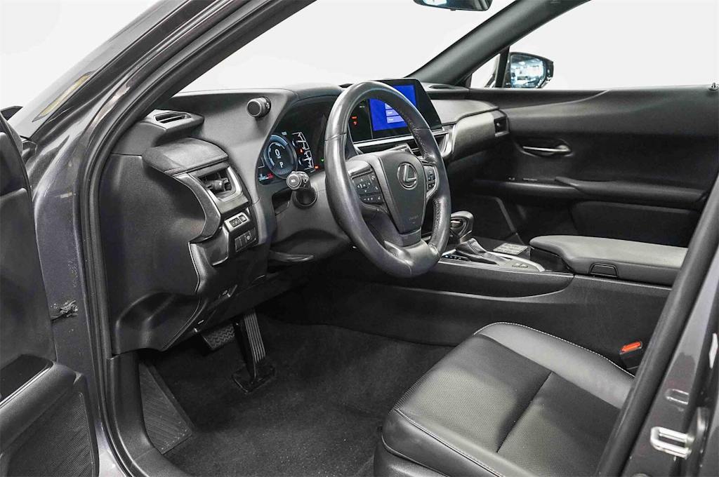 Thumbnail: 2024 Lexus UX - 13