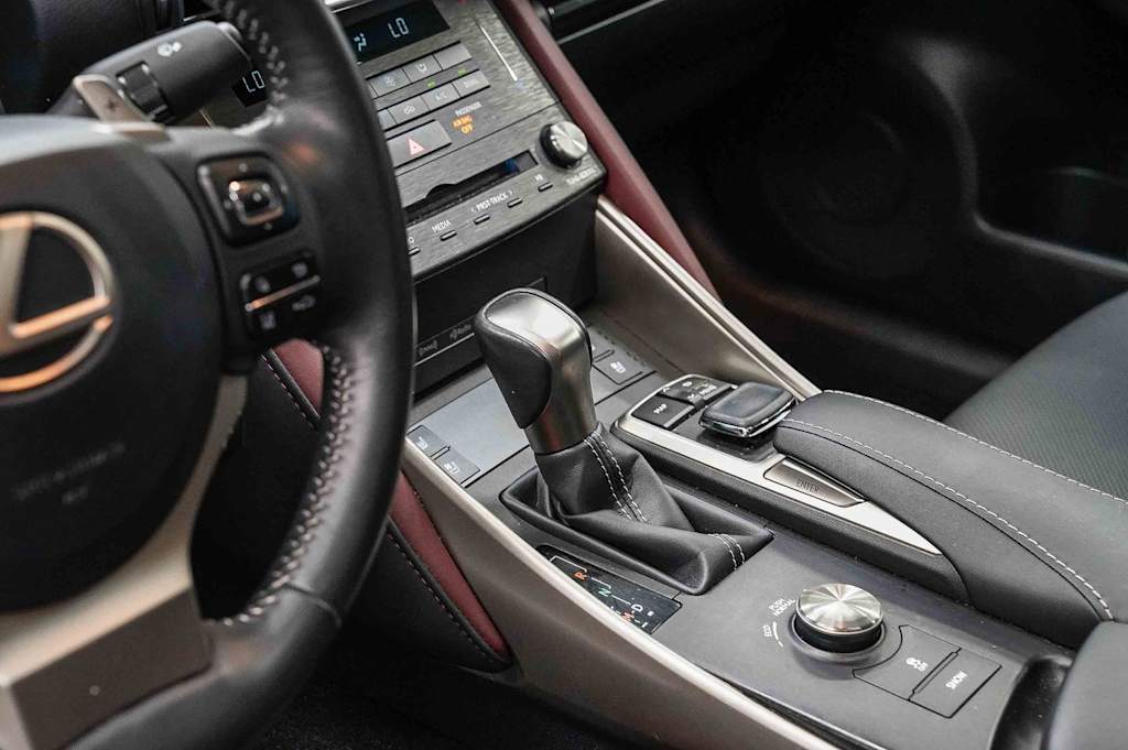 Thumbnail: 2019 Lexus IS - 16