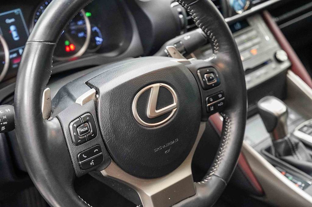 Thumbnail: 2019 Lexus IS - 14