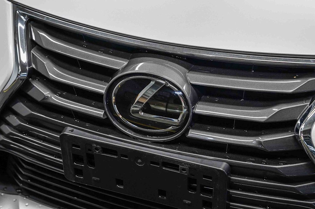 Thumbnail: 2019 Lexus IS - 21
