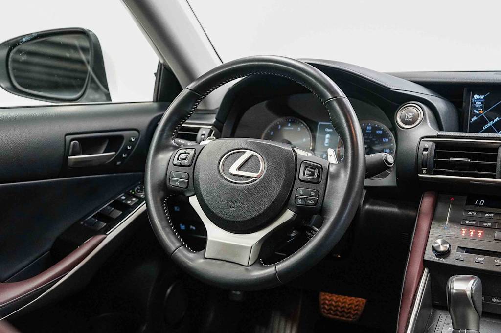 Thumbnail: 2019 Lexus IS - 13