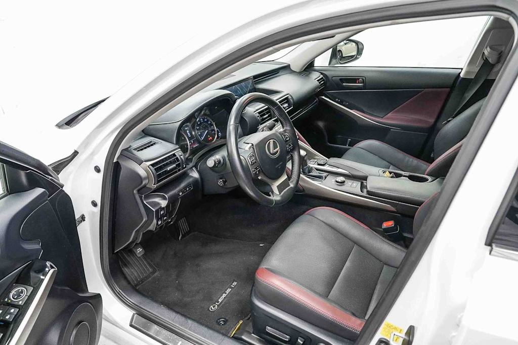 Thumbnail: 2019 Lexus IS - 11