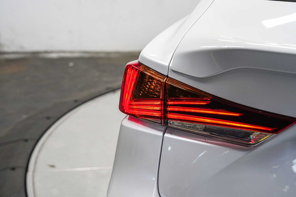 Thumbnail: 2019 Lexus IS - 23