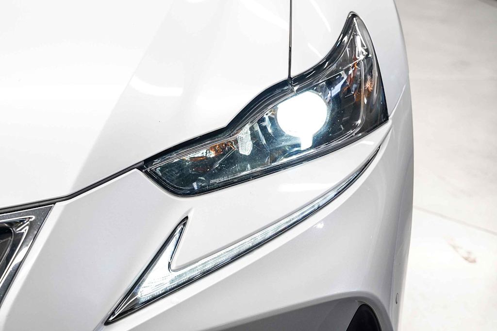 Thumbnail: 2019 Lexus IS - 6