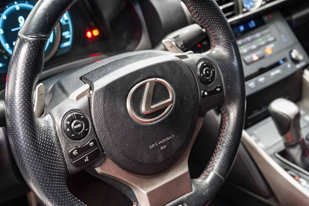Thumbnail: 2016 Lexus IS - 14
