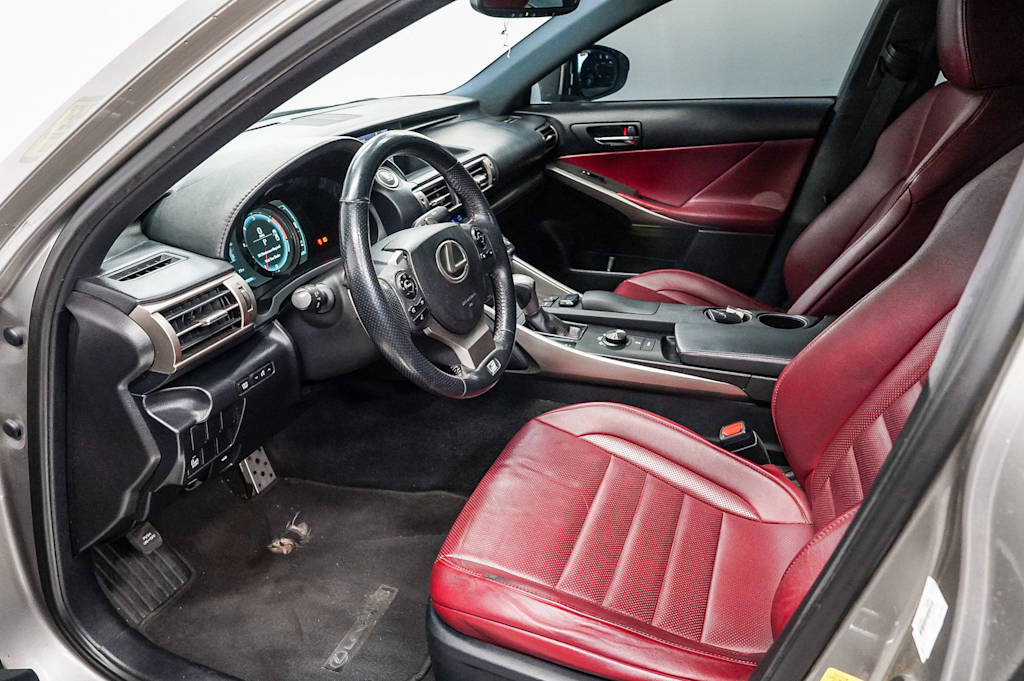 Thumbnail: 2016 Lexus IS - 11