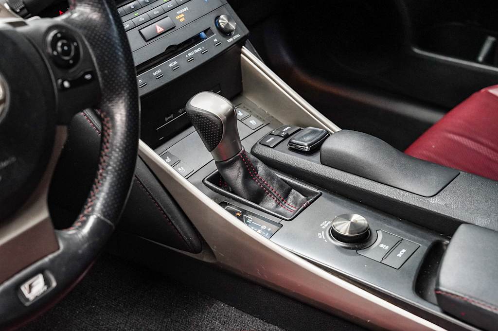 Thumbnail: 2016 Lexus IS - 16