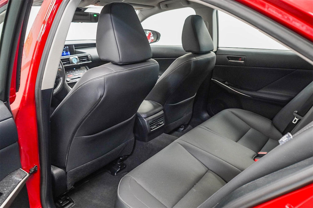 Thumbnail: 2019 Lexus IS - 10