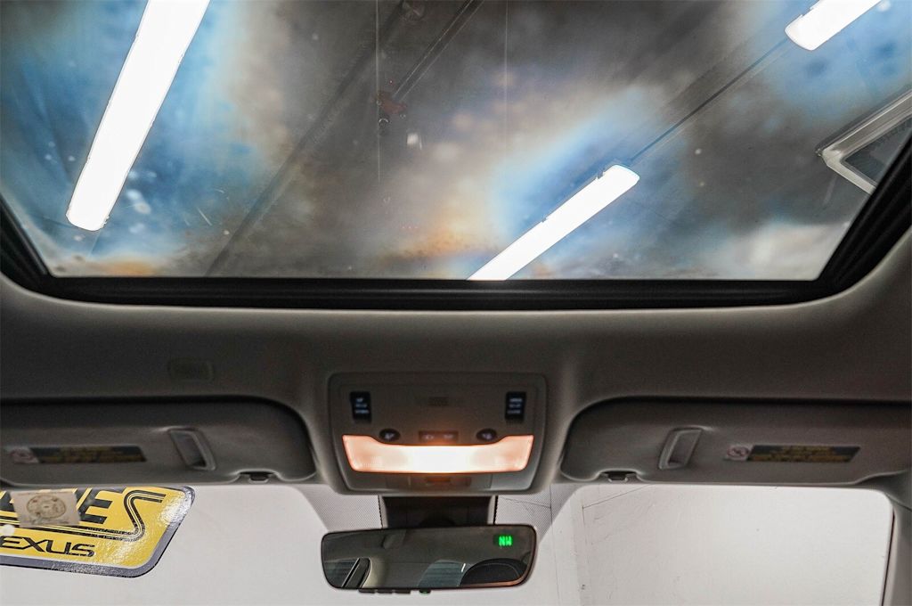 Thumbnail: 2019 Lexus IS - 24