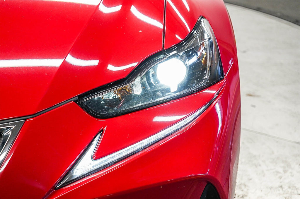 Thumbnail: 2019 Lexus IS - 20
