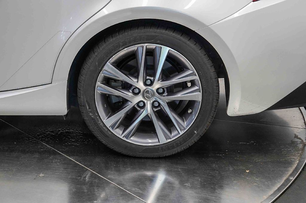 Thumbnail: 2019 Lexus IS - 16