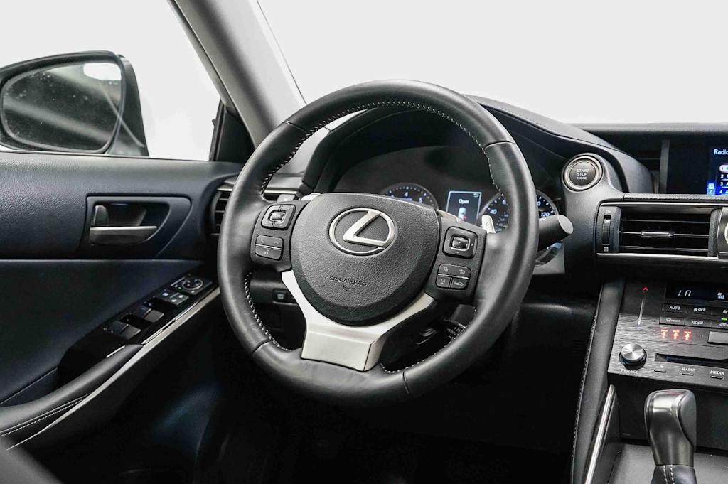 Thumbnail: 2019 Lexus IS - 8