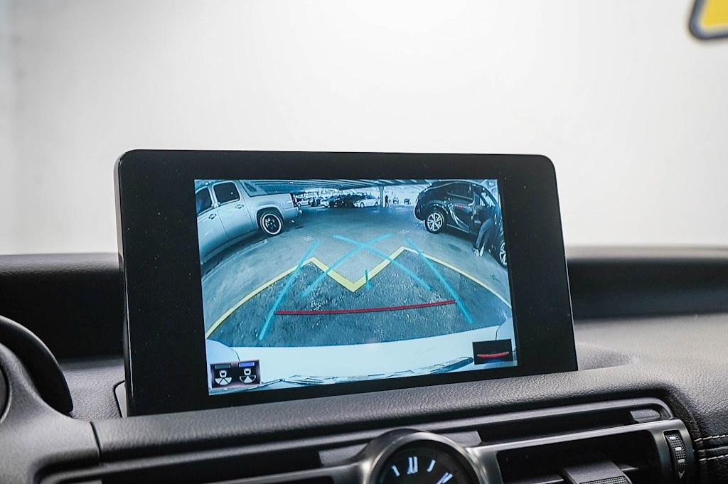 Thumbnail: 2025 Lexus ES - 24