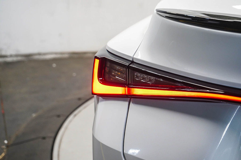 Thumbnail: 2025 Lexus ES - 20