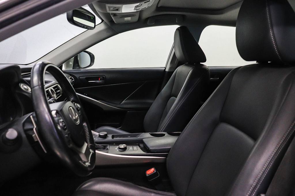 Thumbnail: 2016 Lexus IS - 10