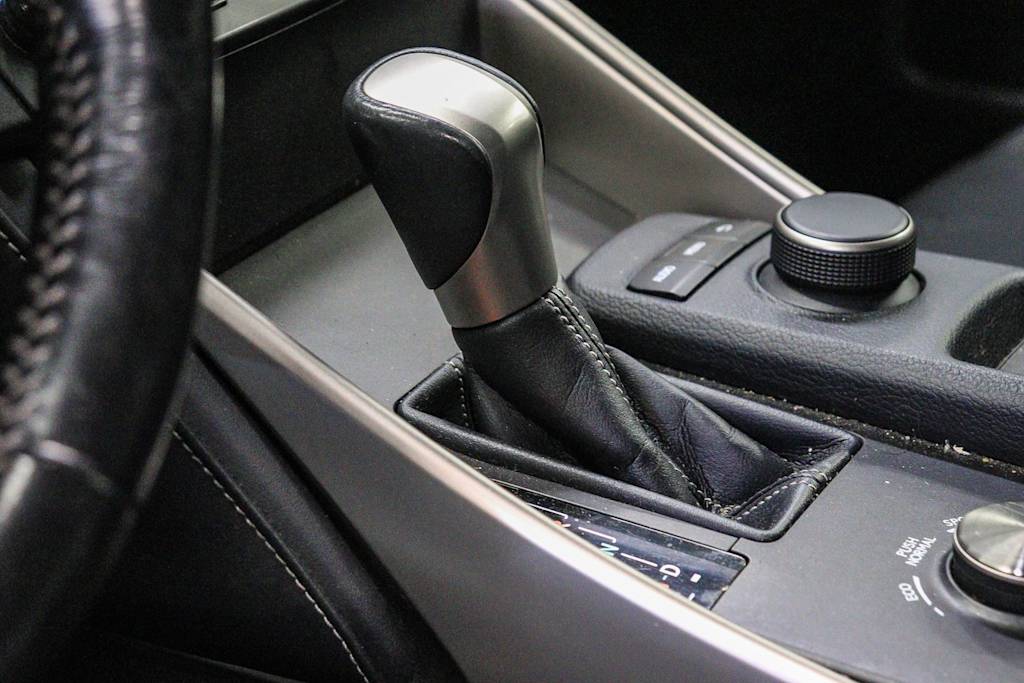 Thumbnail: 2016 Lexus IS - 14