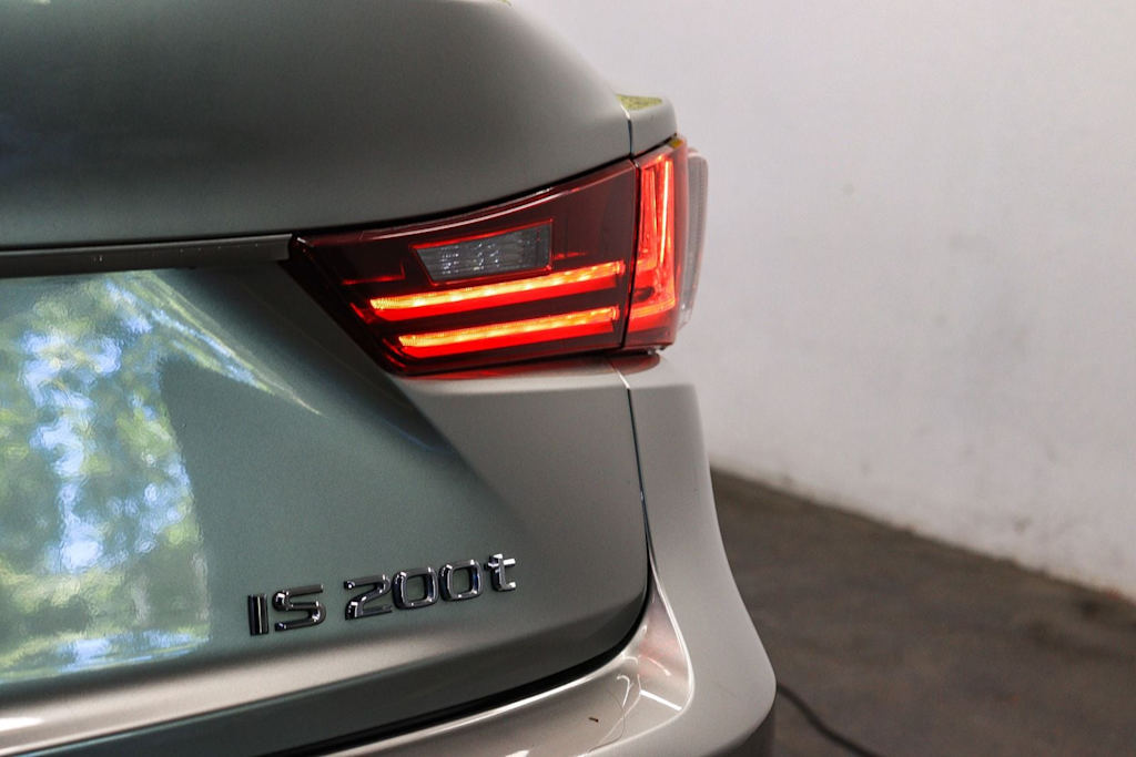 Thumbnail: 2016 Lexus IS - 19