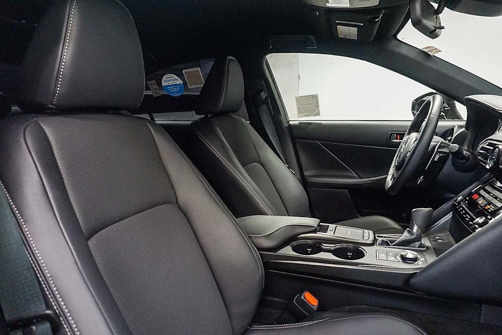 Thumbnail: 2025 Lexus ES - 9