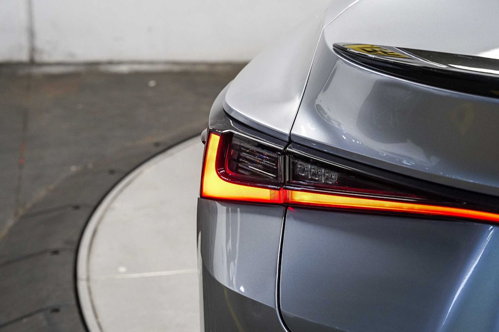 Thumbnail: 2025 Lexus ES - 23