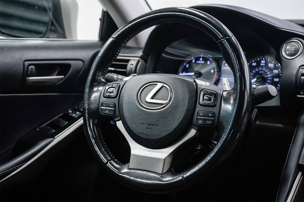 Thumbnail: 2017 Lexus IS - 12