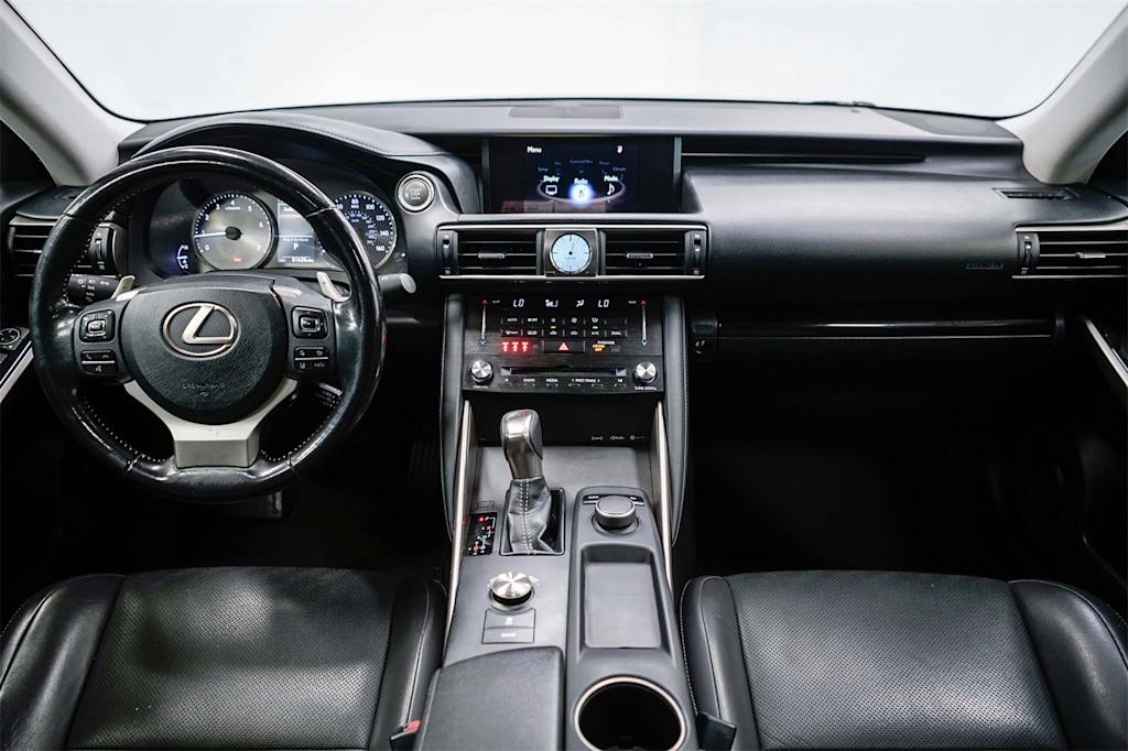 Thumbnail: 2017 Lexus IS - 2