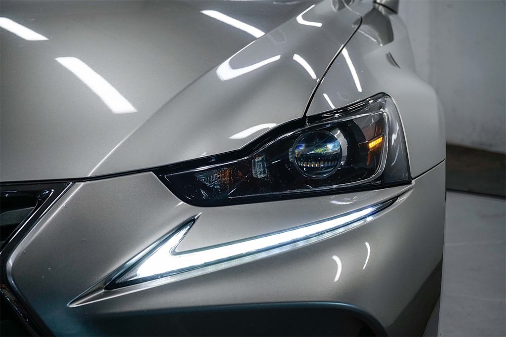 Thumbnail: 2017 Lexus IS - 21
