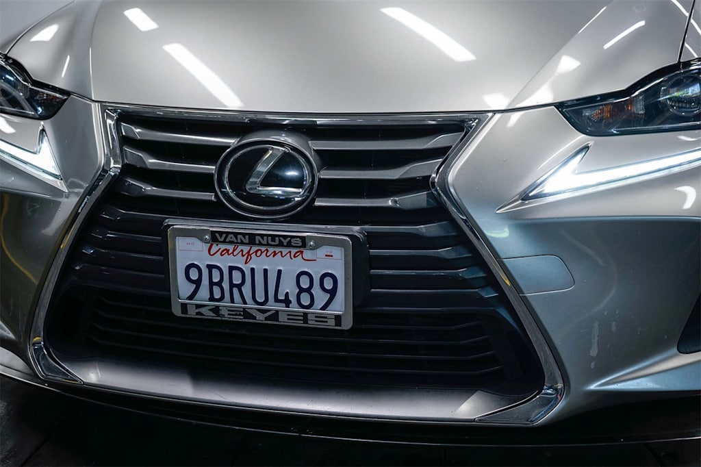 Thumbnail: 2017 Lexus IS - 22