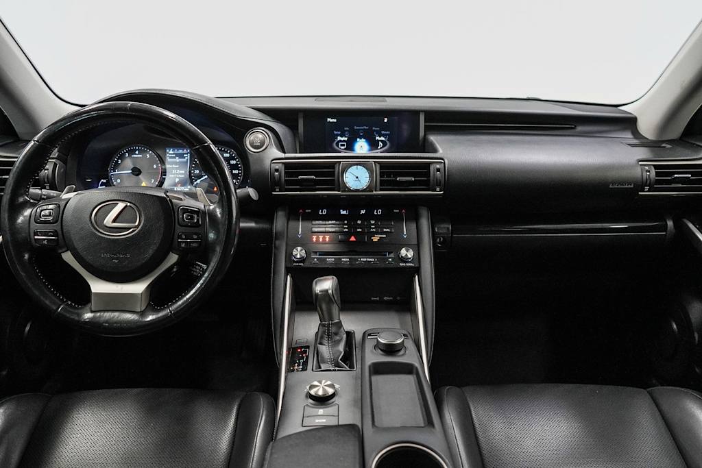 Thumbnail: 2017 Lexus IS - 2