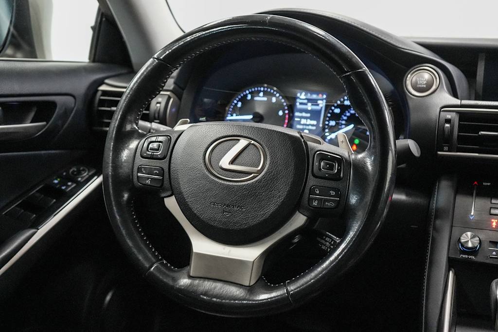 Thumbnail: 2017 Lexus IS - 8