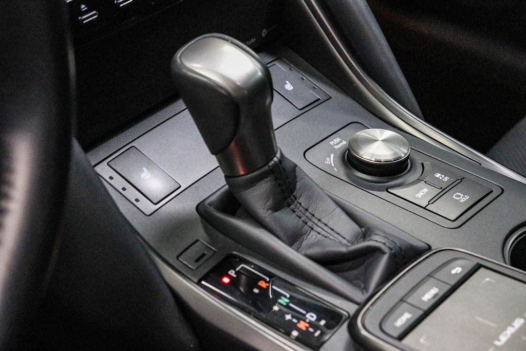 Thumbnail: 2024 Lexus ES - 13