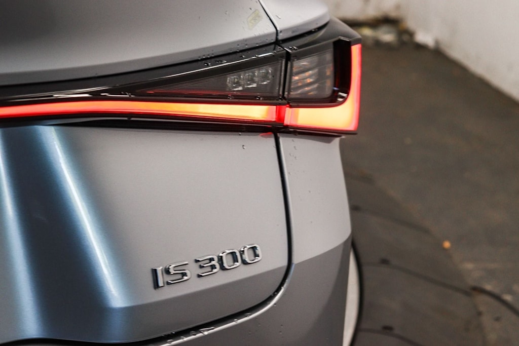Thumbnail: 2024 Lexus ES - 24