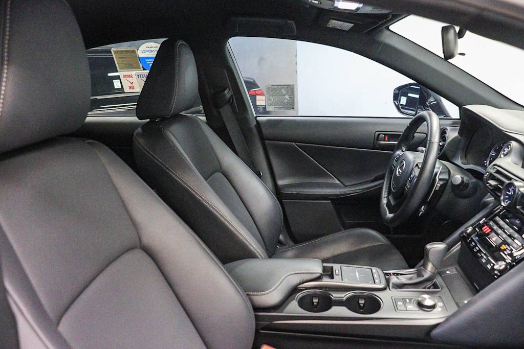 Thumbnail: 2024 Lexus ES - 8