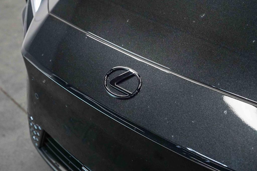 Thumbnail: 2026 Lexus ES - 4