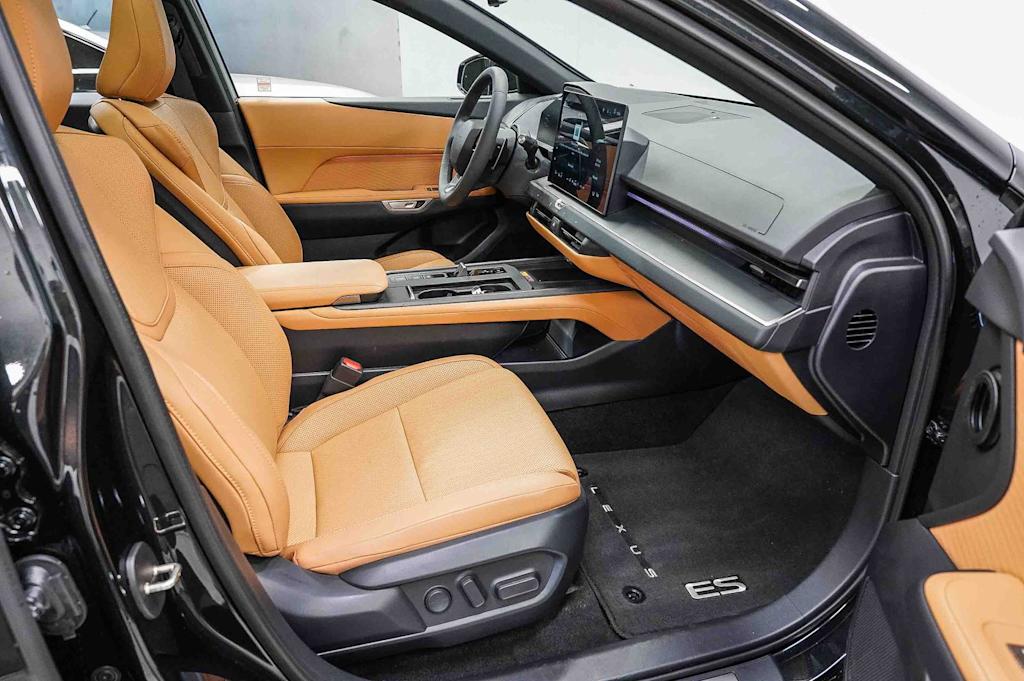 Thumbnail: 2026 Lexus ES - 8