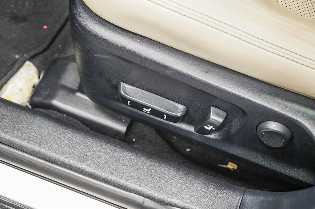 Thumbnail: 2015 Lexus IS - 26