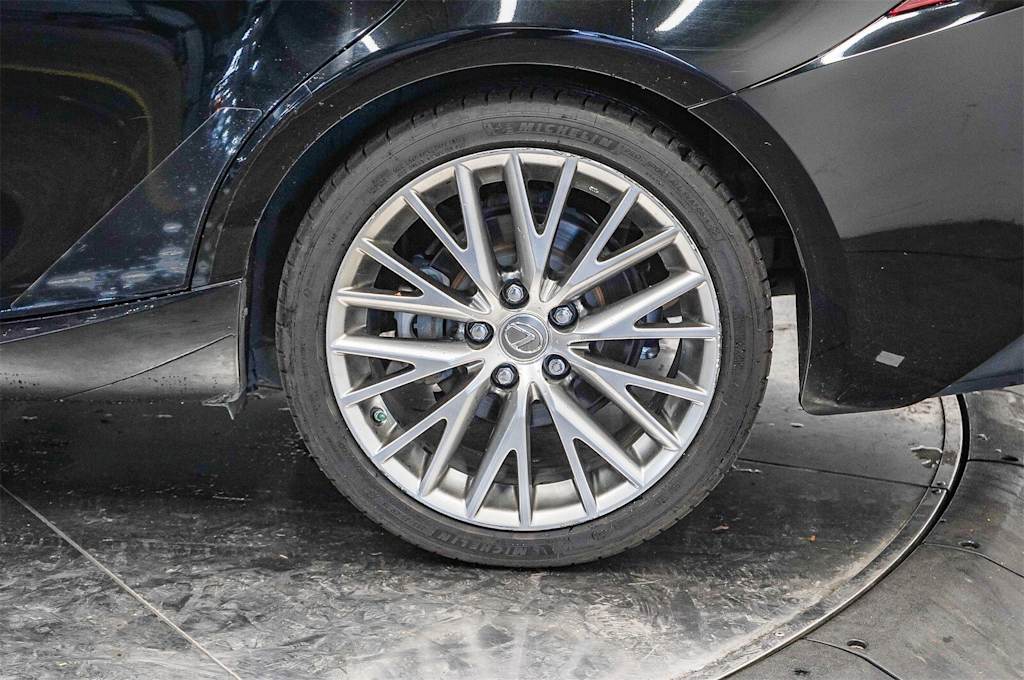 Thumbnail: 2015 Lexus IS - 22