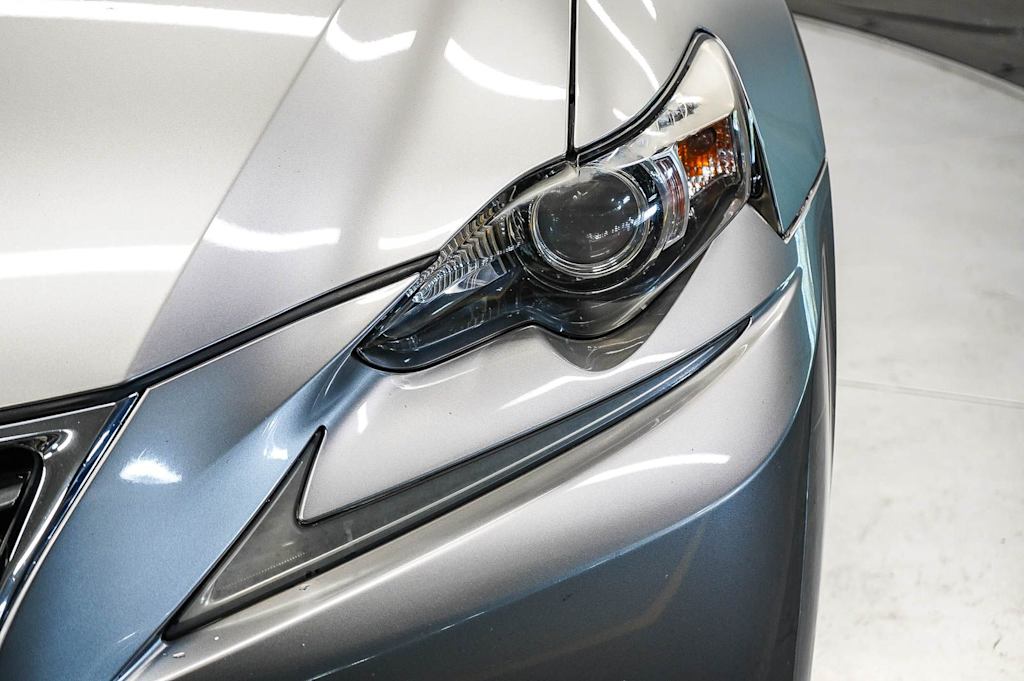 Thumbnail: 2015 Lexus IS - 19