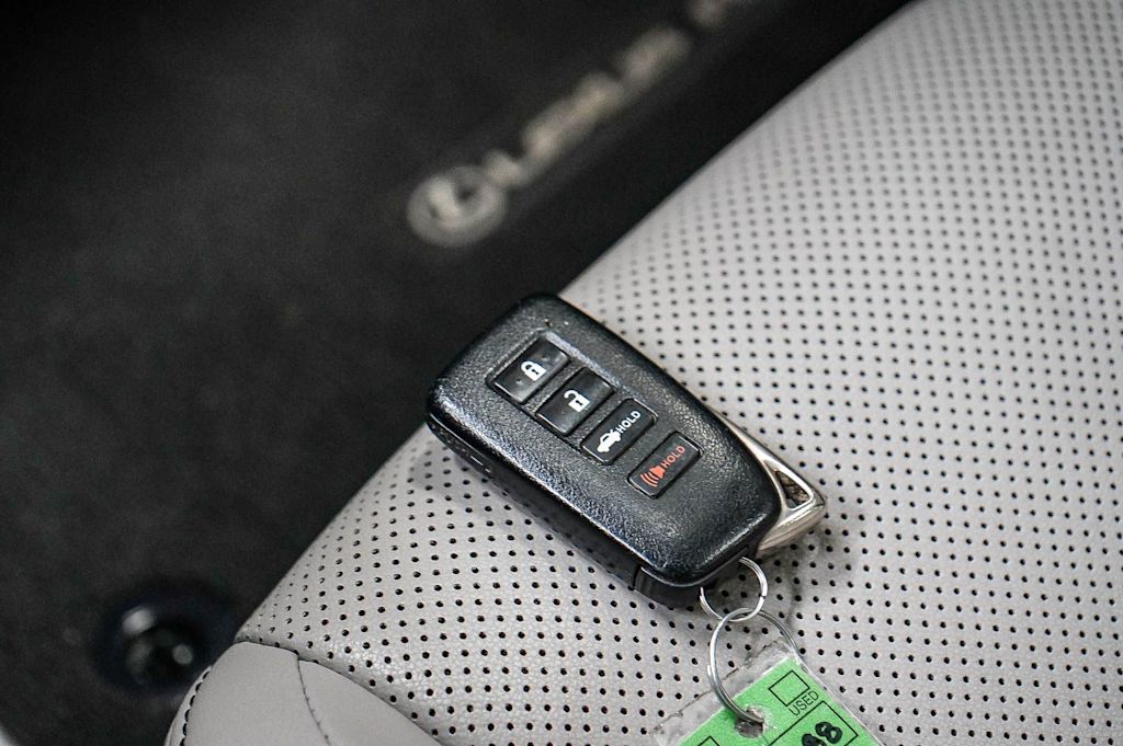 Thumbnail: 2015 Lexus IS - 16